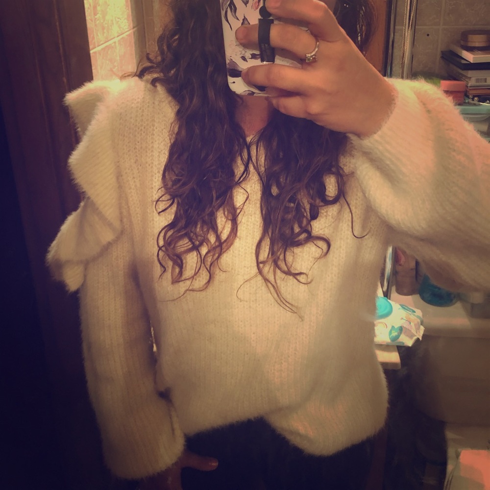 Ruffle Sleeve sweater! 🌟